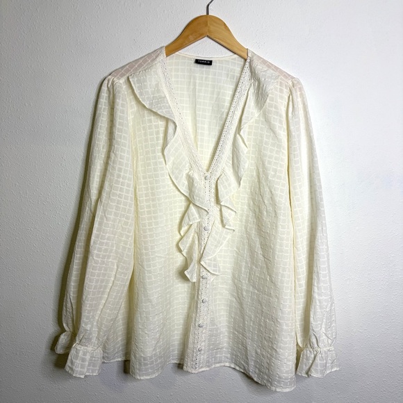 Torrid poet peasant off White Ruffle V-Neck Blouse top ren fair festival sz 4 - Picture 2 of 7